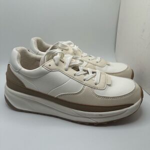 CUSHIONAIRE Women's lace up Sneaker +Comfort Foam 9 WHITE/TAN